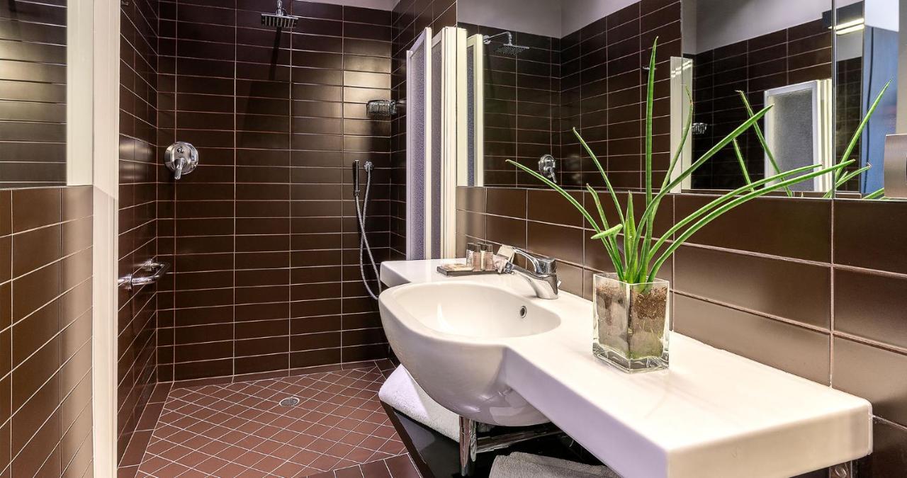 Victoria Palace Hotel Католика Екстериор снимка