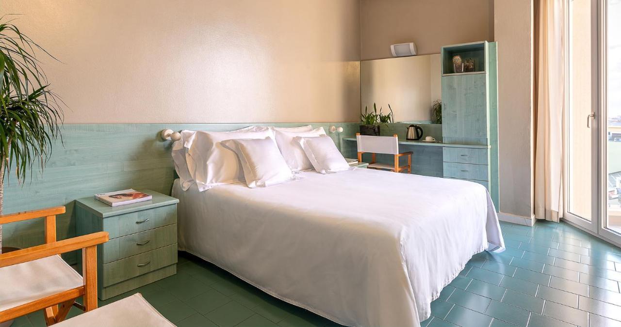 Victoria Palace Hotel Католика Екстериор снимка
