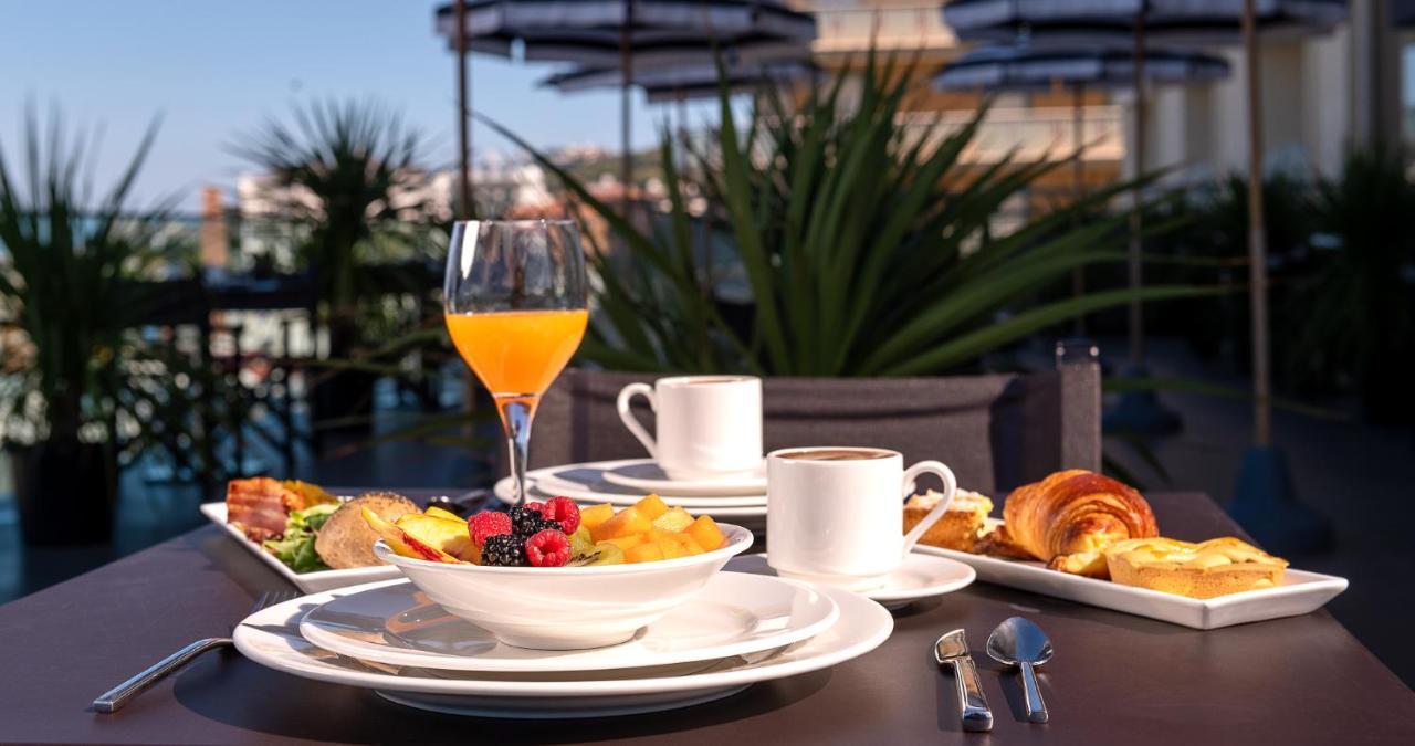 Victoria Palace Hotel Католика Екстериор снимка